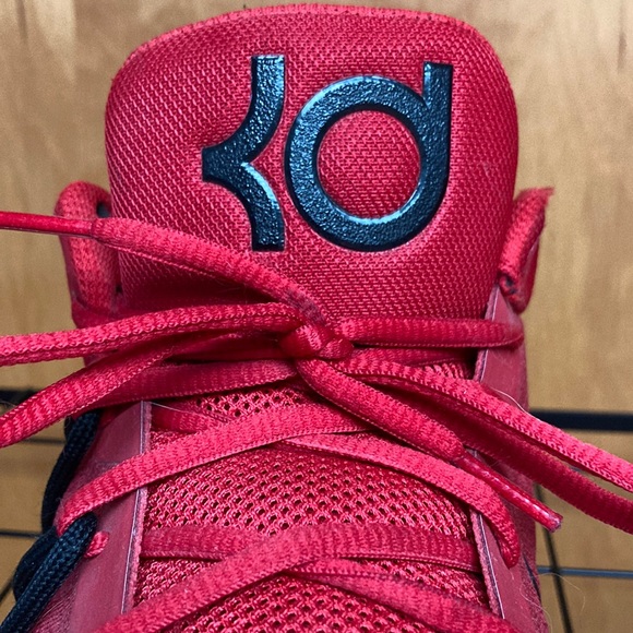 Men’s Nike KD Trey 5 Red Black Basketball Shoes - Picture 3 of 3